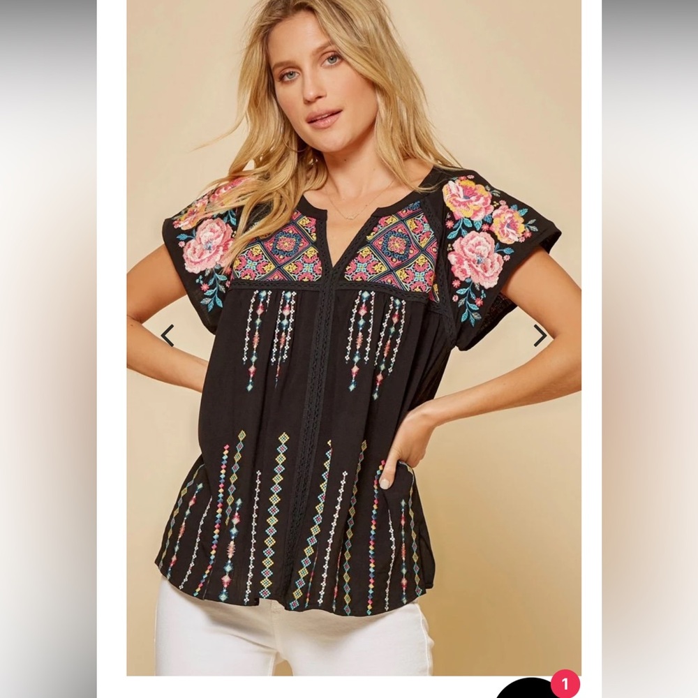 Savanna Jane 2X Plus Black Pink Embellished Graphic Blouse Brand New No Hang Tag